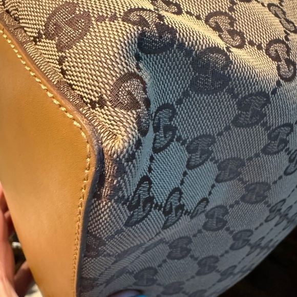GUCCI Tan Bucket Tote with Silver Hardware- PRISTINE! - Picture 10 of 12